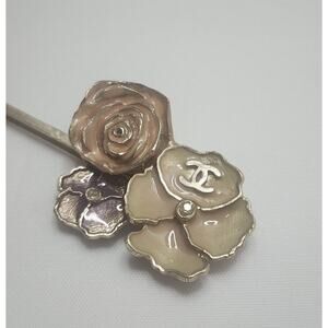 US BASED Authentic CHANEL CC Hair Clip Pin w Enamel Camellia Flowers W gift bag